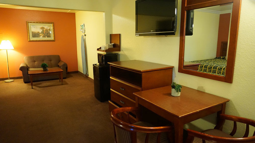 Regency Inn & Suites Downey Exterior foto